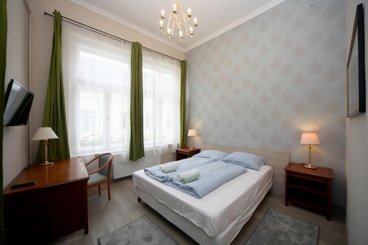 Cherry Apartman Егер Екстериор снимка