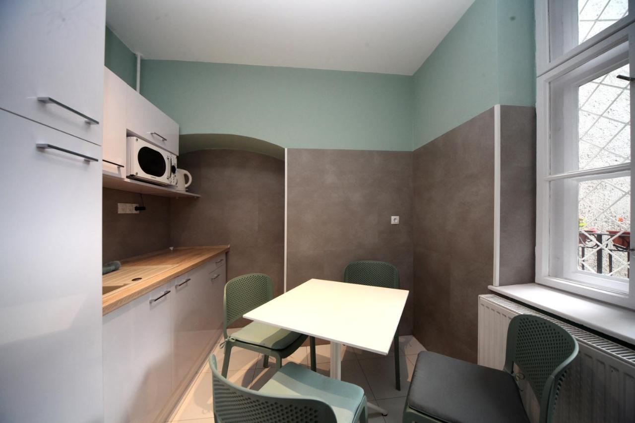 Cherry Apartman Егер Екстериор снимка